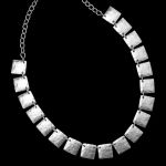 Collier Platy Square mattsilber
